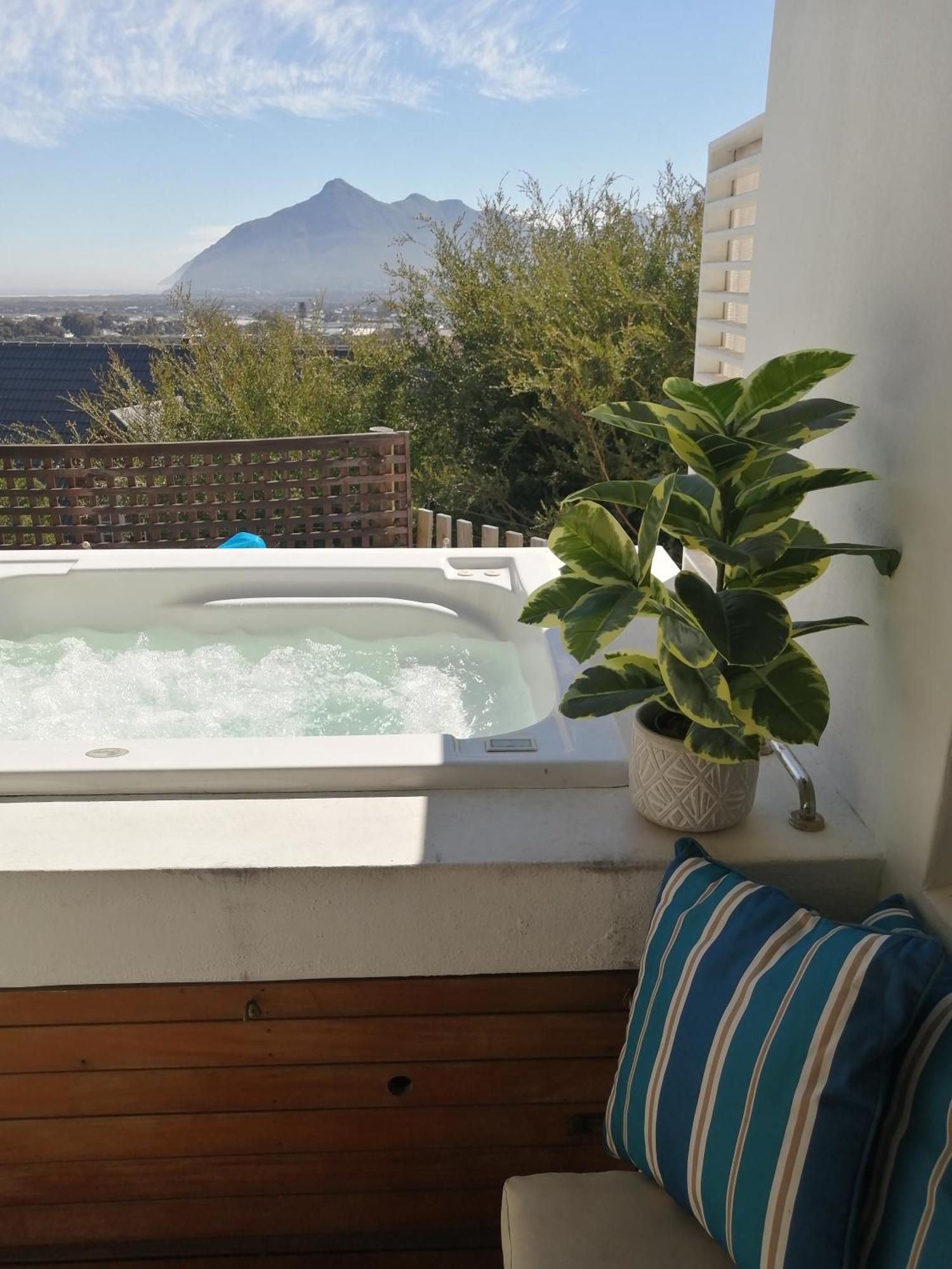 African Violet Guest Suites Noordhoek Exteriör bild